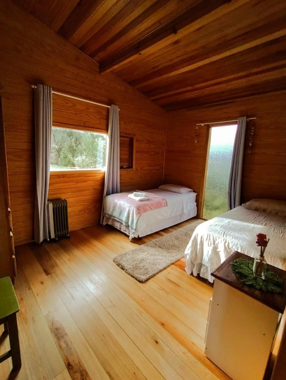 Casa Em Sitio Passaro D'agua *
